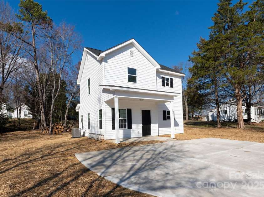 8705 Moody Road, Charlotte, NC 28215.  MLS# CAR4221624, YatesRealty ID 8484. 