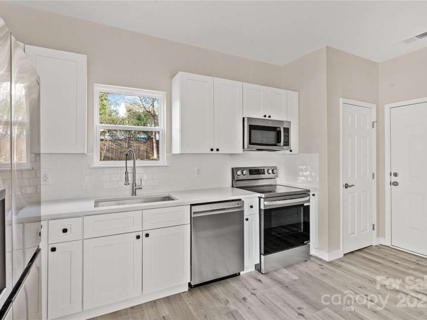 8705 Moody Road, Charlotte, NC 28215.  MLS# CAR4221624, YatesRealty ID 8484. 