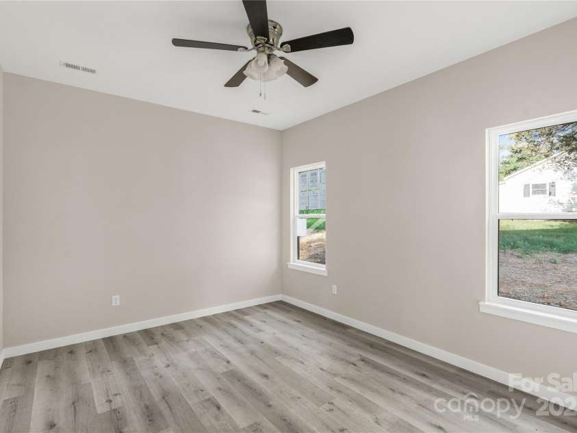 8705 Moody Road, Charlotte, NC 28215.  MLS# CAR4221624, YatesRealty ID 8484. 