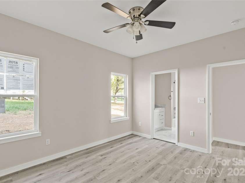 8705 Moody Road, Charlotte, NC 28215.  MLS# CAR4221624, YatesRealty ID 8484. 