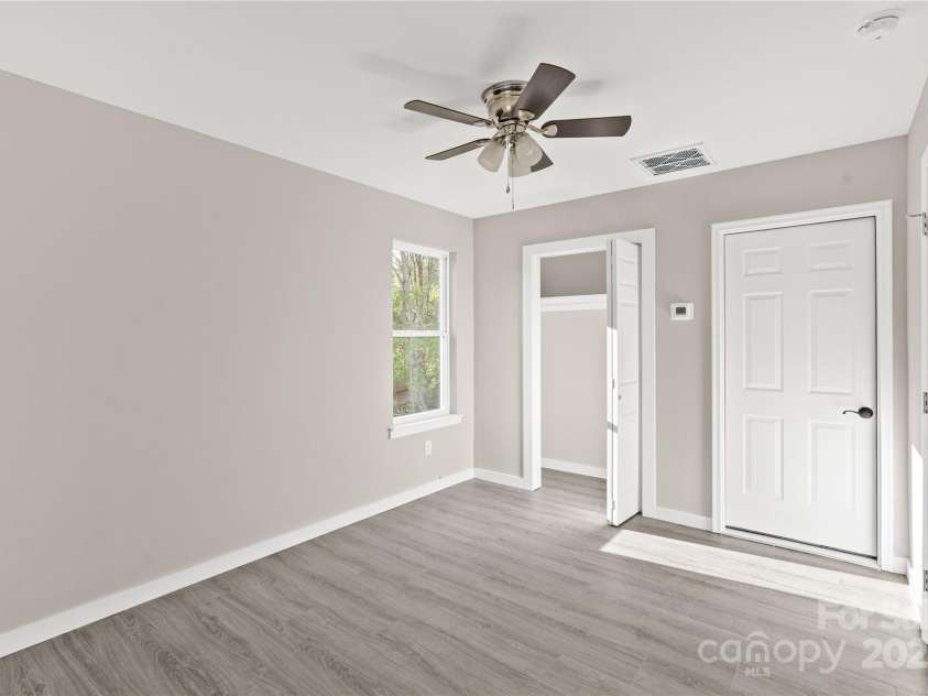 8705 Moody Road, Charlotte, NC 28215.  MLS# CAR4221624, YatesRealty ID 8484. 