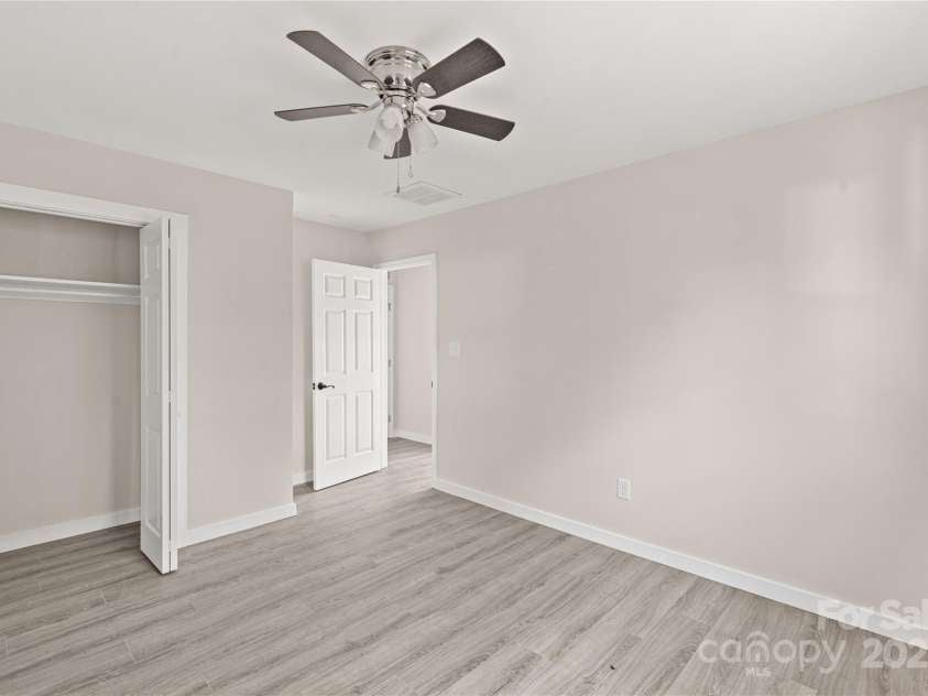 8705 Moody Road, Charlotte, NC 28215.  MLS# CAR4221624, YatesRealty ID 8484. 