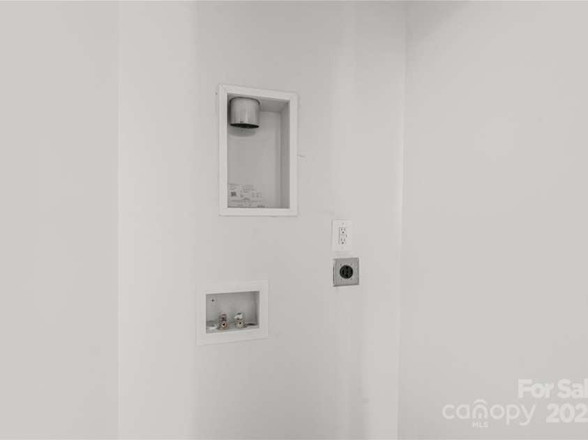 8705 Moody Road, Charlotte, NC 28215.  MLS# CAR4221624, YatesRealty ID 8484. 