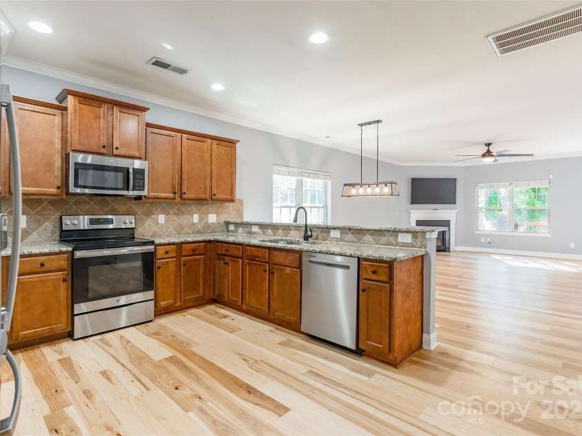 2202 Chickasaw Loop, Rock Hill, SC 29732.  MLS# CAR4248539, YatesRealty ID 8485. 