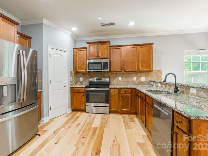 2202 Chickasaw Loop, Rock Hill, SC 29732.  MLS# CAR4248539, YatesRealty ID 8485. 