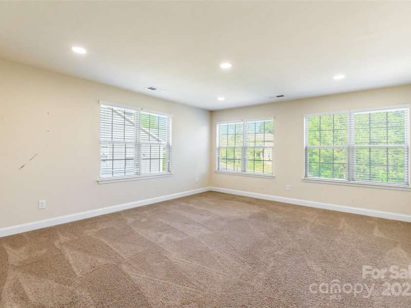 2202 Chickasaw Loop, Rock Hill, SC 29732.  MLS# CAR4248539, YatesRealty ID 8485. 