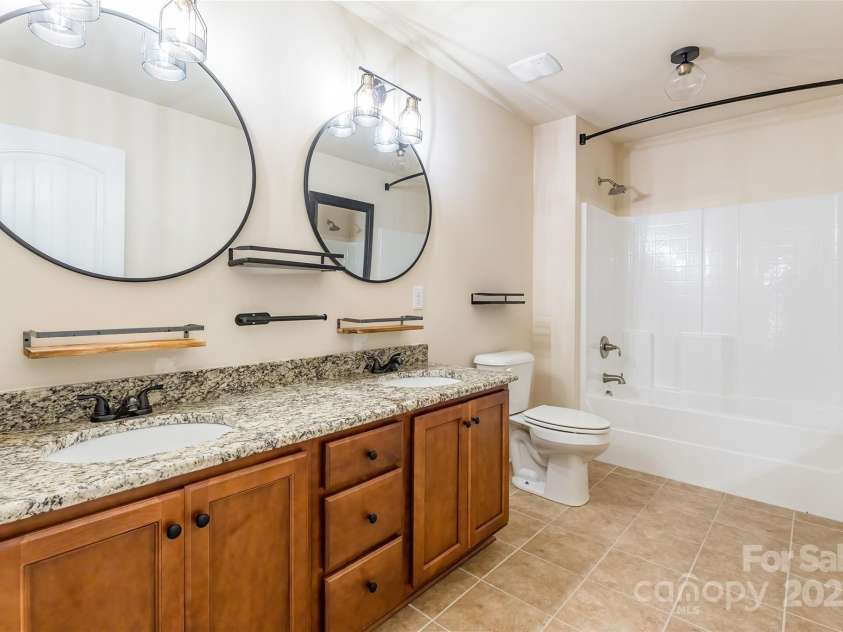2202 Chickasaw Loop, Rock Hill, SC 29732.  MLS# CAR4248539, YatesRealty ID 8485. 