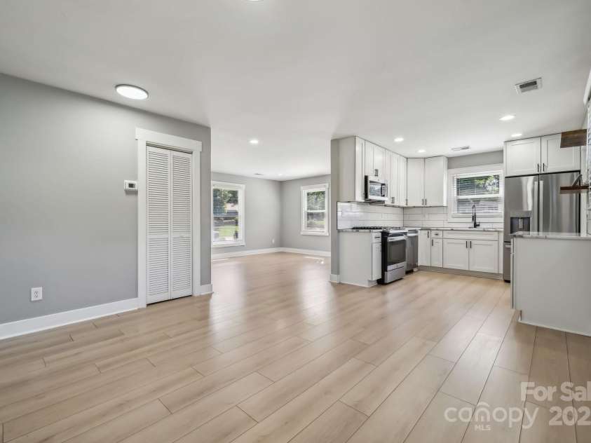 500 Dedmon Drive, Charlotte, NC 28216.  MLS# CAR4247974, YatesRealty ID 8486. Dining Area to Kitchen