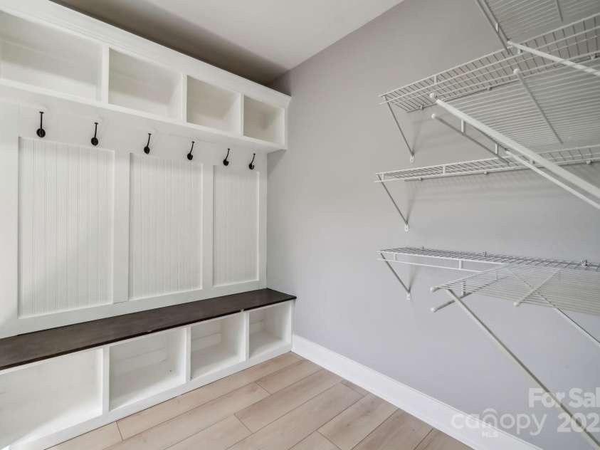 500 Dedmon Drive, Charlotte, NC 28216.  MLS# CAR4247974, YatesRealty ID 8486. Mud Room w/ Drop Zone built-ins
