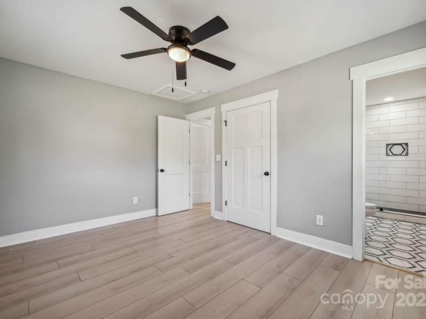 500 Dedmon Drive, Charlotte, NC 28216.  MLS# CAR4247974, YatesRealty ID 8486. Primary Bedroom
