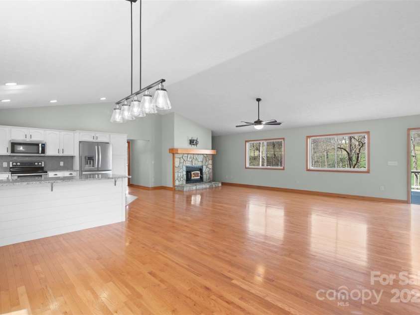 250 Bannock Drive, Clyde, NC 28721.  MLS# CAR4243245, YatesRealty ID 8487. 