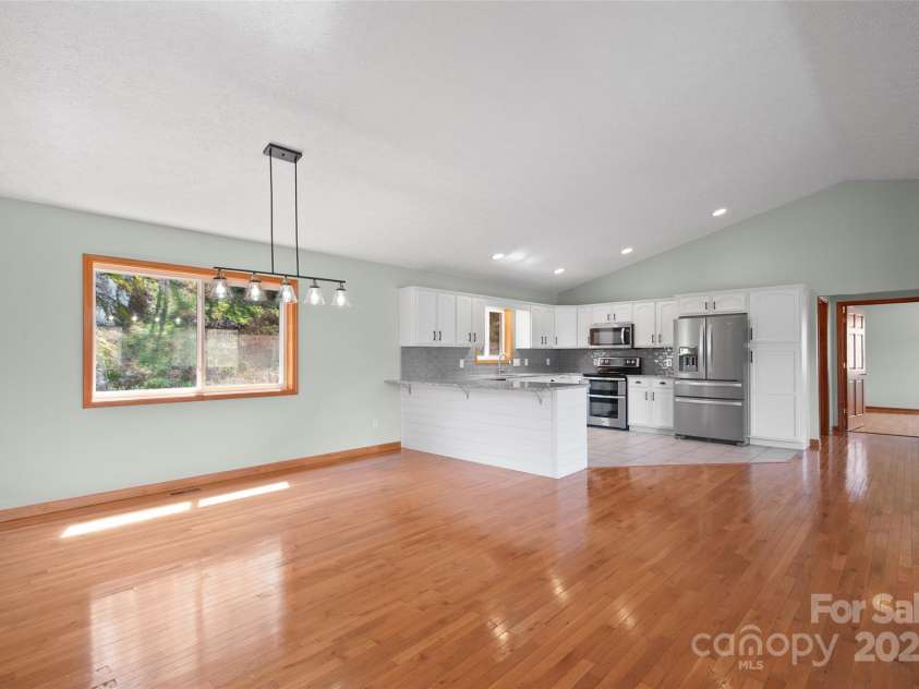 250 Bannock Drive, Clyde, NC 28721.  MLS# CAR4243245, YatesRealty ID 8487. 