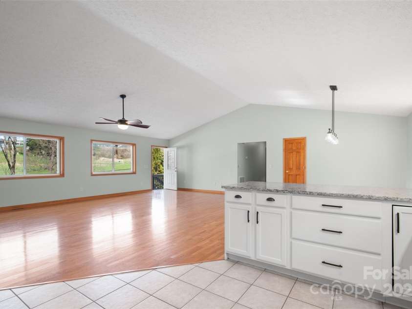 250 Bannock Drive, Clyde, NC 28721.  MLS# CAR4243245, YatesRealty ID 8487. 