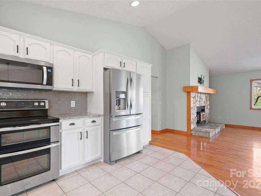 250 Bannock Drive, Clyde, NC 28721.  MLS# CAR4243245, YatesRealty ID 8487. 