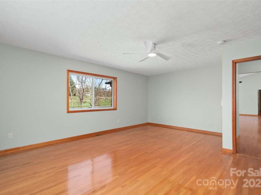 250 Bannock Drive, Clyde, NC 28721.  MLS# CAR4243245, YatesRealty ID 8487. 