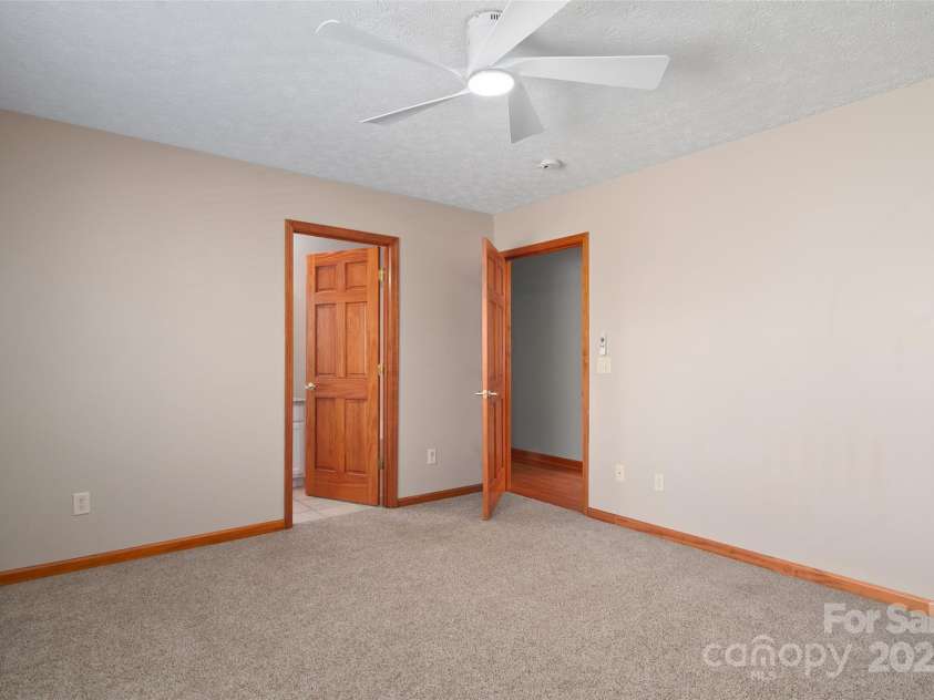 250 Bannock Drive, Clyde, NC 28721.  MLS# CAR4243245, YatesRealty ID 8487. 