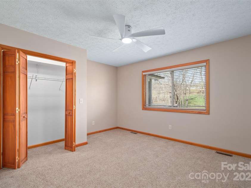 250 Bannock Drive, Clyde, NC 28721.  MLS# CAR4243245, YatesRealty ID 8487. 