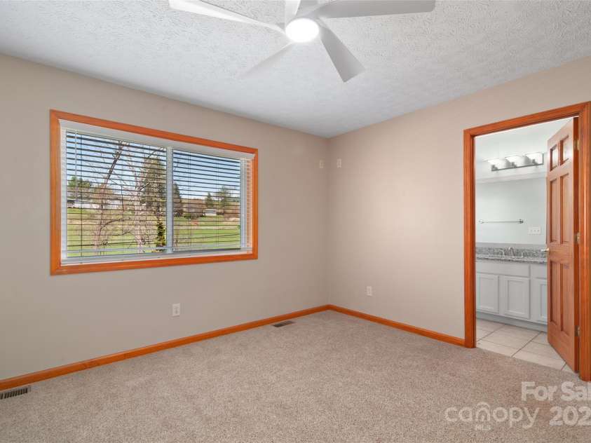 250 Bannock Drive, Clyde, NC 28721.  MLS# CAR4243245, YatesRealty ID 8487. 