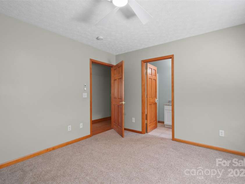 250 Bannock Drive, Clyde, NC 28721.  MLS# CAR4243245, YatesRealty ID 8487. 