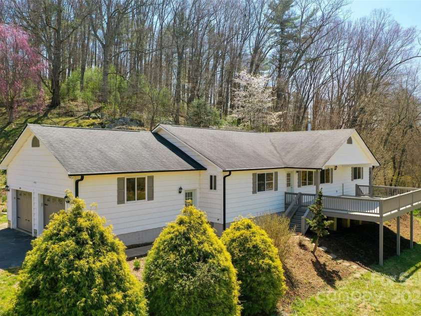 250 Bannock Drive, Clyde, NC 28721.  MLS# CAR4243245, YatesRealty ID 8487. 