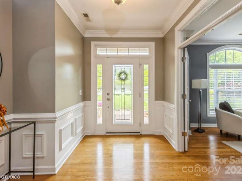 10012 Royal Colony Drive, Waxhaw, NC 28173.  MLS# CAR4250222, YatesRealty ID 8489. 