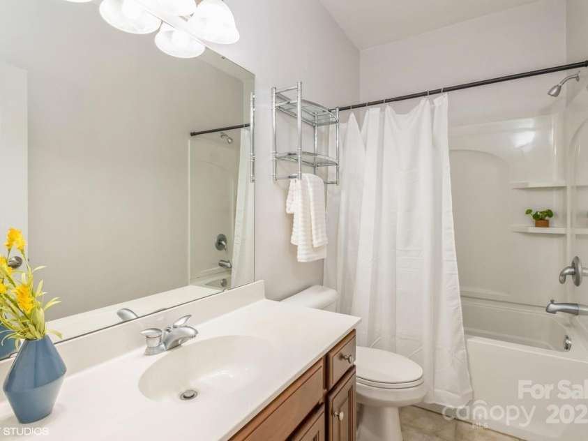 10012 Royal Colony Drive, Waxhaw, NC 28173.  MLS# CAR4250222, YatesRealty ID 8489. 