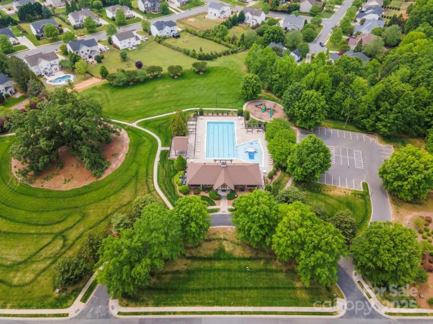 10012 Royal Colony Drive, Waxhaw, NC 28173.  MLS# CAR4250222, YatesRealty ID 8489. Community Amenities