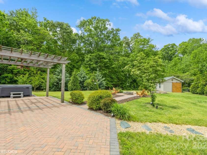10012 Royal Colony Drive, Waxhaw, NC 28173.  MLS# CAR4250222, YatesRealty ID 8489. Hot tub