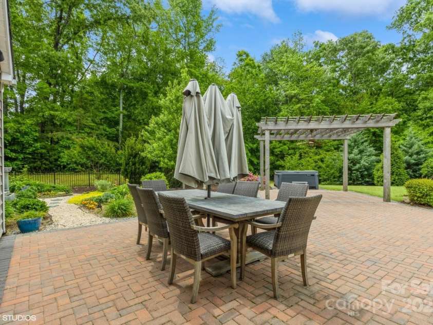 10012 Royal Colony Drive, Waxhaw, NC 28173.  MLS# CAR4250222, YatesRealty ID 8489. Large patio for entertaining