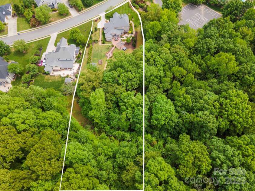 10012 Royal Colony Drive, Waxhaw, NC 28173.  MLS# CAR4250222, YatesRealty ID 8489. Property lines are approximate