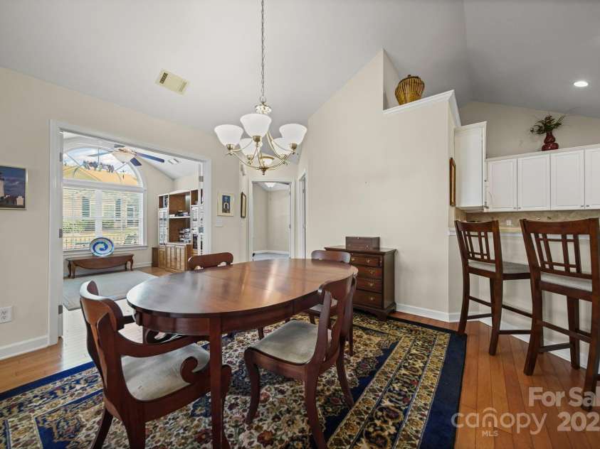 248 Lone Oak Circle, Rock Hill, SC 29732.  MLS# CAR4310437, YatesRealty ID 8489. Dining Area
