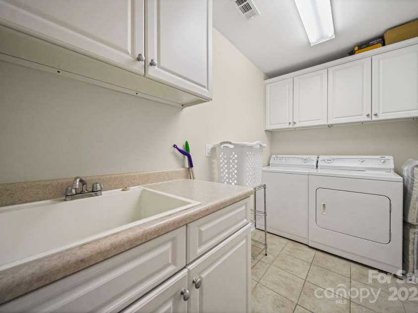 248 Lone Oak Circle, Rock Hill, SC 29732.  MLS# CAR4310437, YatesRealty ID 8489. Laundry Room 