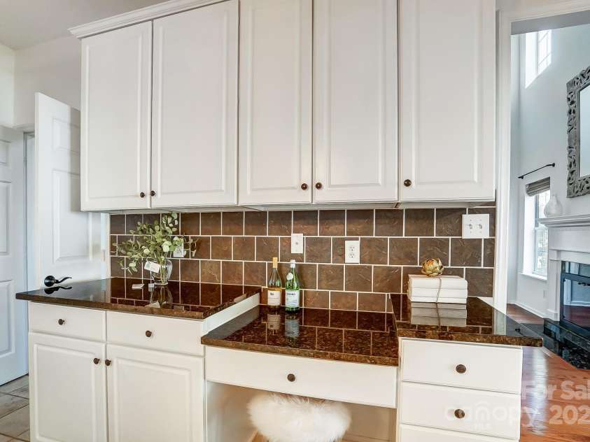 6519 Summertree Lane, Charlotte, NC 28270.  MLS# CAR4241201, YatesRealty ID 8490. 