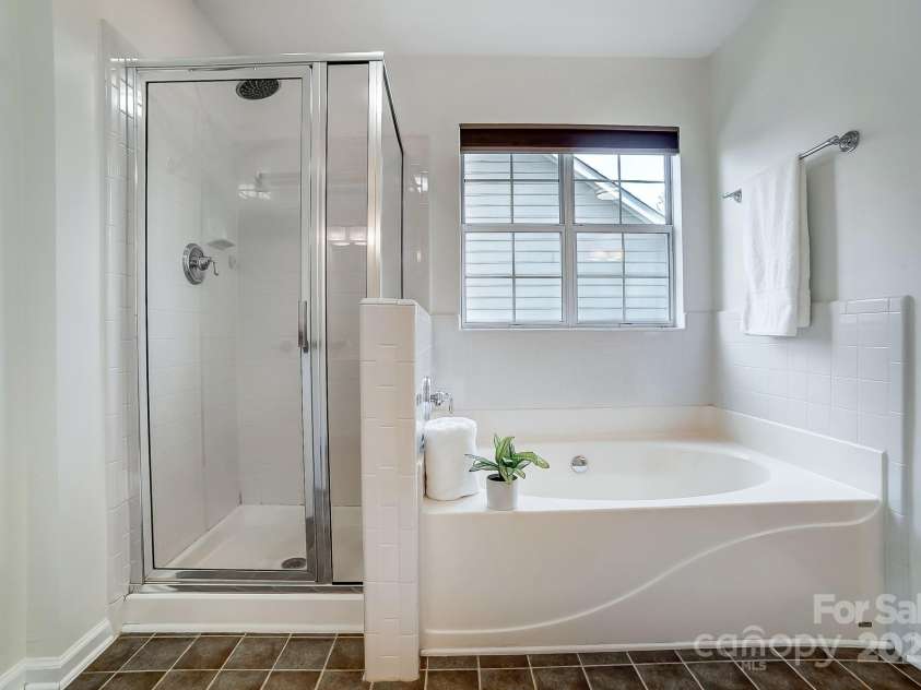 6519 Summertree Lane, Charlotte, NC 28270.  MLS# CAR4241201, YatesRealty ID 8490. 