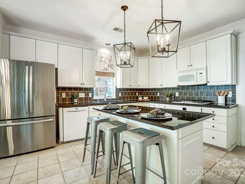 6519 Summertree Lane, Charlotte, NC 28270.  MLS# CAR4241201, YatesRealty ID 8490. 