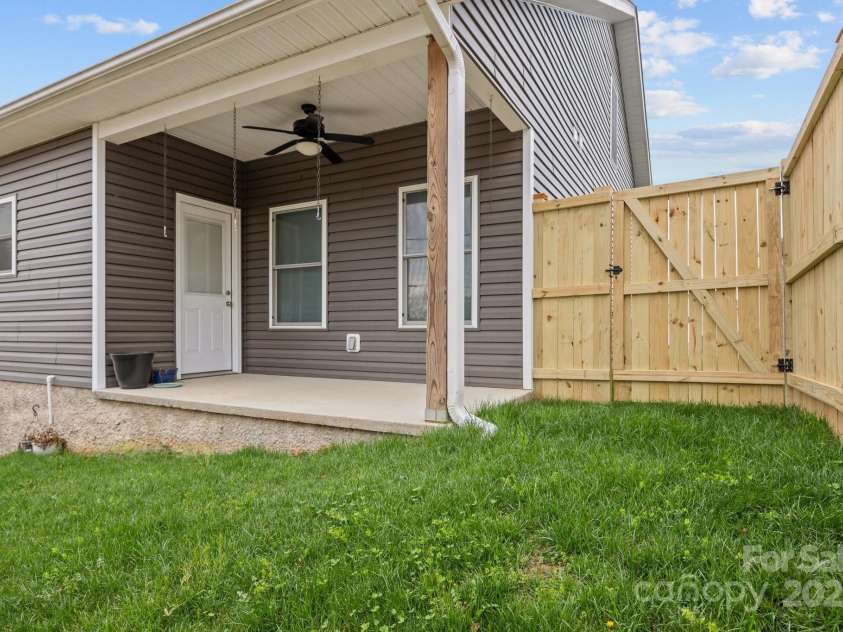 19 Sage Crest Loop, Weaverville, NC 28787.  MLS# CAR4218561, YatesRealty ID 8491. 