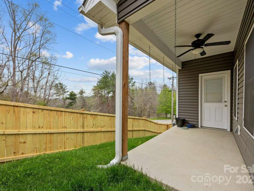 19 Sage Crest Loop, Weaverville, NC 28787.  MLS# CAR4218561, YatesRealty ID 8491. 