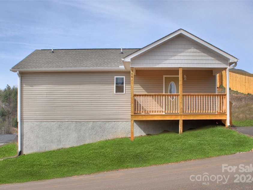 380 Quinn Hill Lane, Mars Hill, NC 28754.  MLS# CAR4127561, YatesRealty ID 8491. 