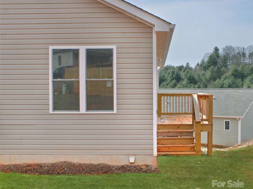 380 Quinn Hill Lane, Mars Hill, NC 28754.  MLS# CAR4127561, YatesRealty ID 8491. 