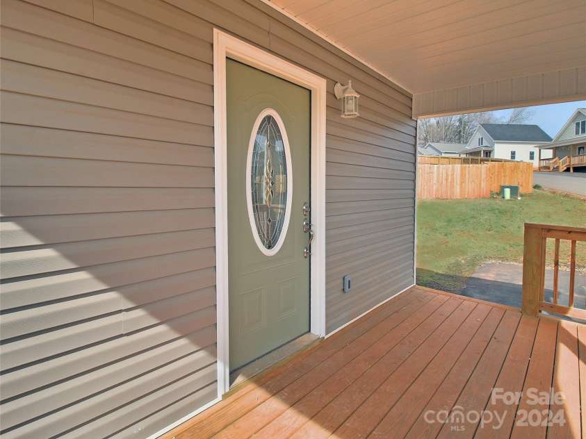 380 Quinn Hill Lane, Mars Hill, NC 28754.  MLS# CAR4127561, YatesRealty ID 8491. 