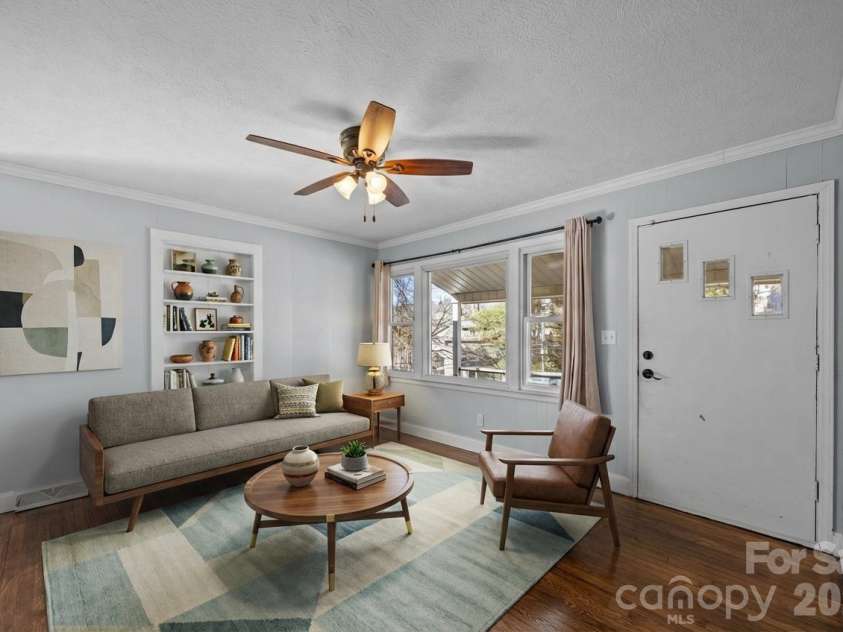 398 Sand Hill Road, Asheville, NC 28806.  MLS# CAR4329820, YatesRealty ID 8493. 