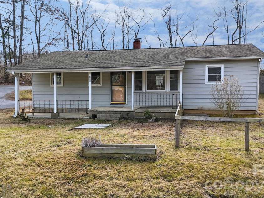 398 Sand Hill Road, Asheville, NC 28806.  MLS# CAR4329820, YatesRealty ID 8493. 