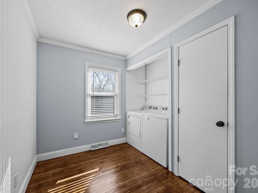 398 Sand Hill Road, Asheville, NC 28806.  MLS# CAR4329820, YatesRealty ID 8493. Office/Laundry