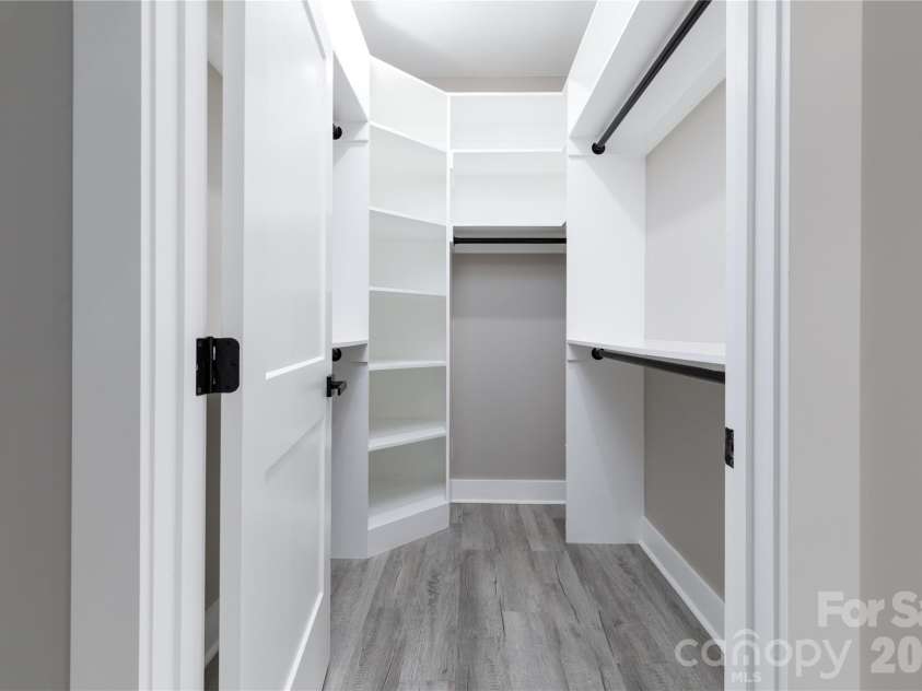 1949 Colonial Lane, Hickory, NC 28601.  MLS# CAR4351575, YatesRealty ID 8494. Primary Closet