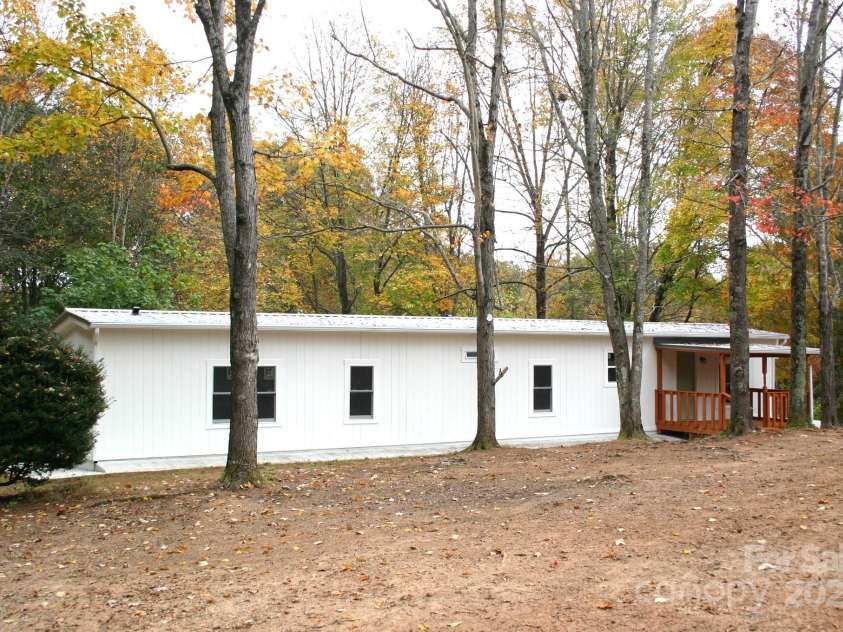 2869 9th Avenue, Hickory, NC 28602.  MLS# CAR4196681, YatesRealty ID 8494. Front view