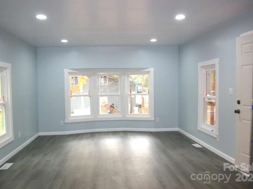 2869 9th Avenue, Hickory, NC 28602.  MLS# CAR4196681, YatesRealty ID 8494. Living room