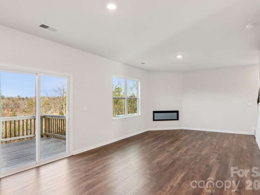 823 Adelston Lane, Asheville, NC 28804.  MLS# CAR4258347, YatesRealty ID 8495. 