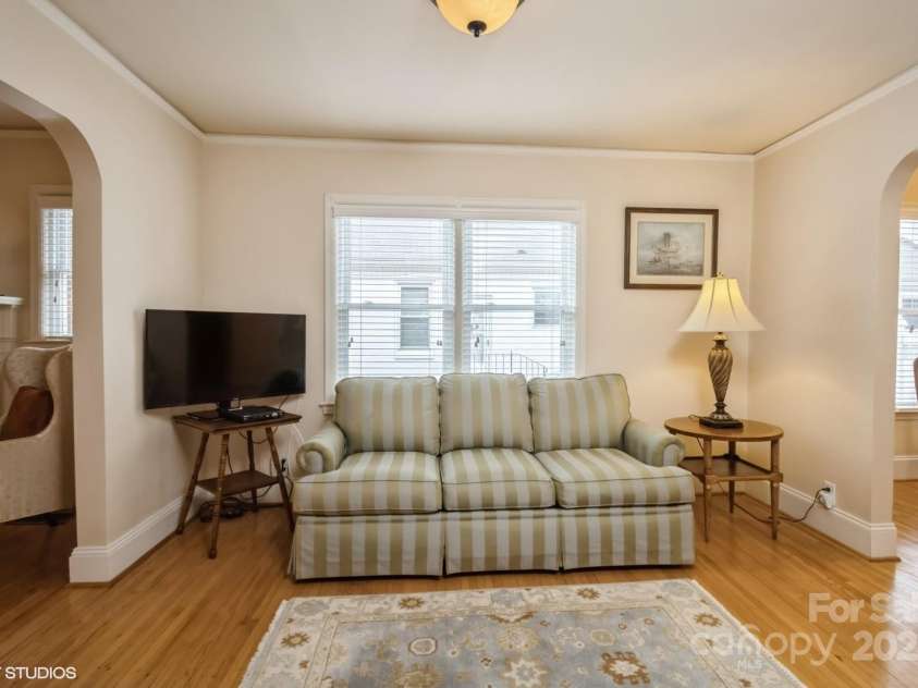 2125 Shenandoah Avenue, Charlotte, NC 28205.  MLS# CAR4221722, YatesRealty ID 8497. 