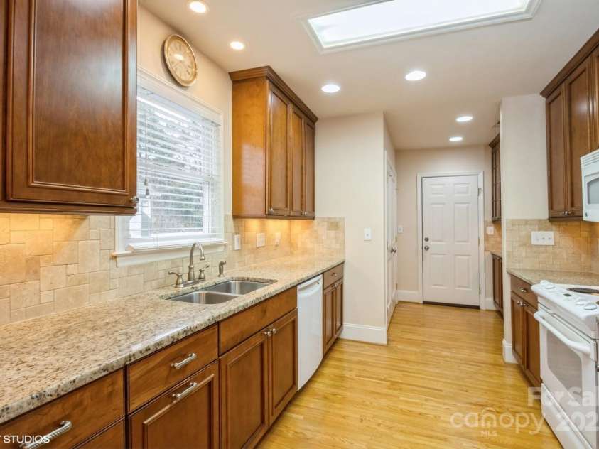 2125 Shenandoah Avenue, Charlotte, NC 28205.  MLS# CAR4221722, YatesRealty ID 8497. 