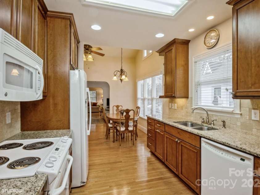 2125 Shenandoah Avenue, Charlotte, NC 28205.  MLS# CAR4221722, YatesRealty ID 8497. 